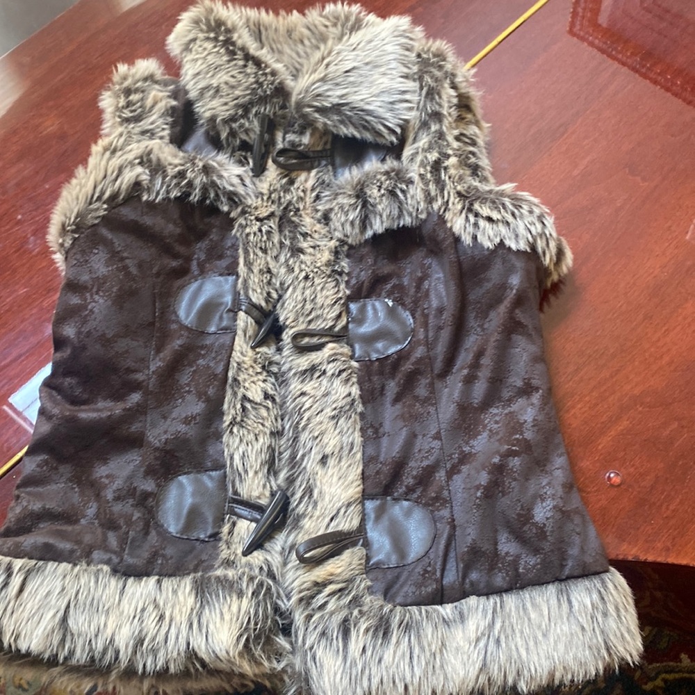 yy2 faux fur sleeveless vest